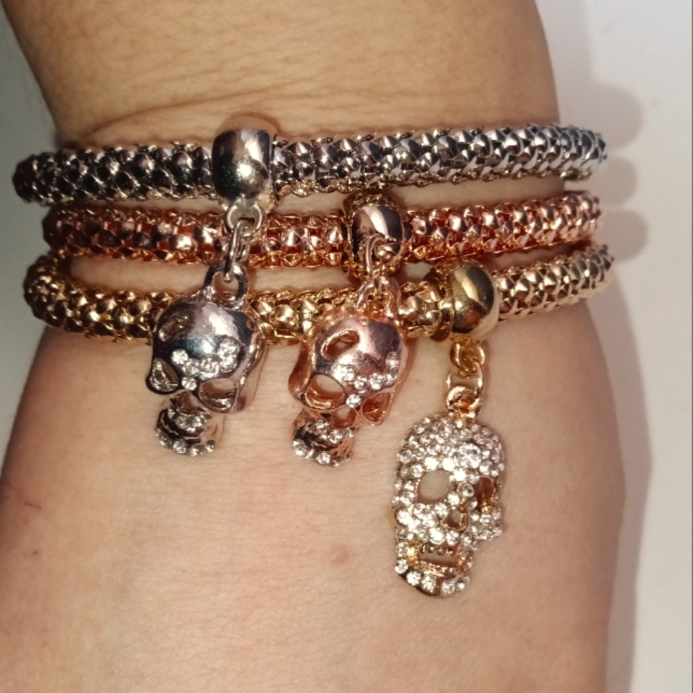 Skull stretchy bracelet set